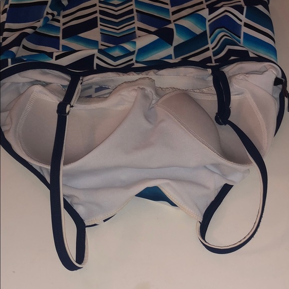 Jantzen large swim top - Picture 4 of 4